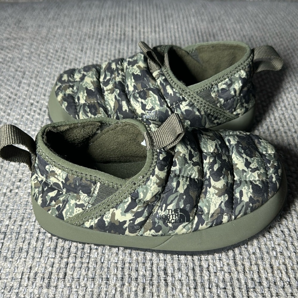 The North Face Kids Traction Mules II Sz 11